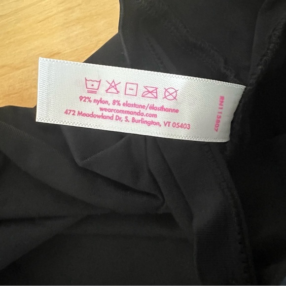 NWT NEW Commando Minimalist Sleeveless Turtleneck Top Size S / M - Picture 6 of 9